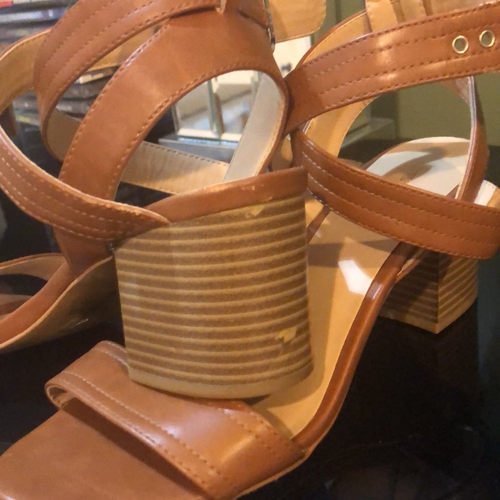 Sandal’s size8 1/2 - Picture 3 of 6